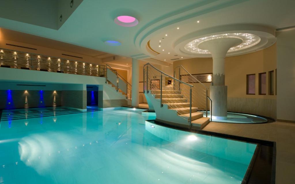 Dolce Avita Hotel Spa & Resort Andalo Exteriör bild