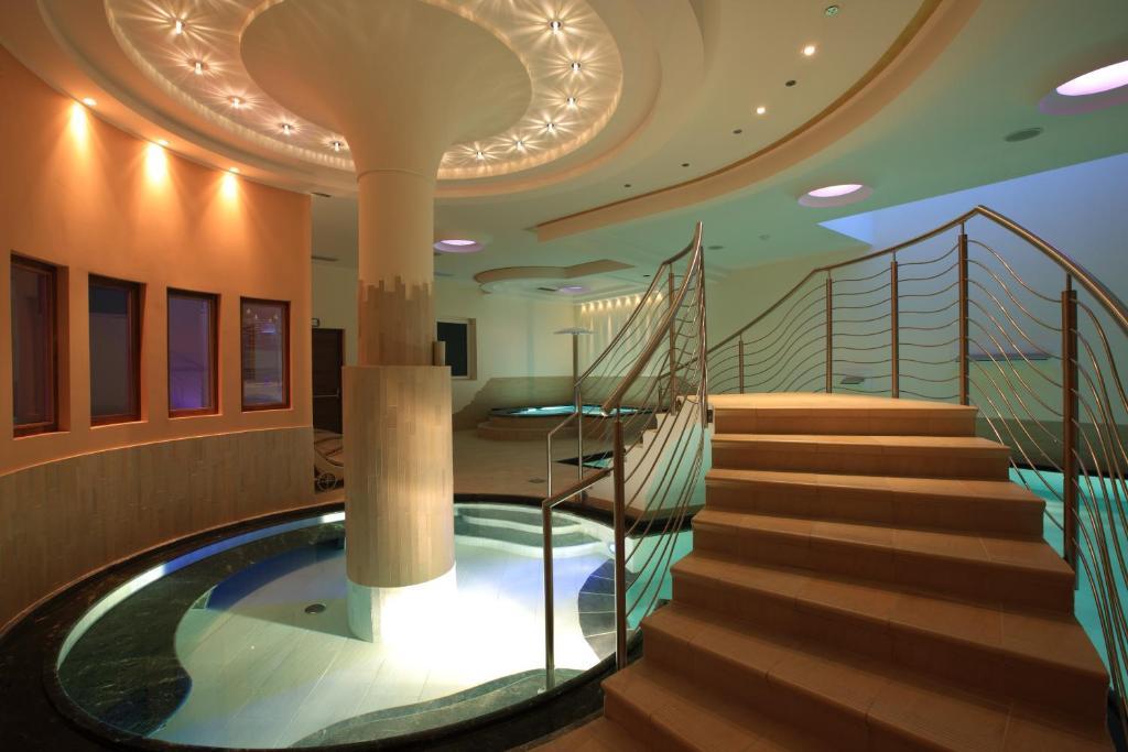 Dolce Avita Hotel Spa & Resort Andalo Exteriör bild