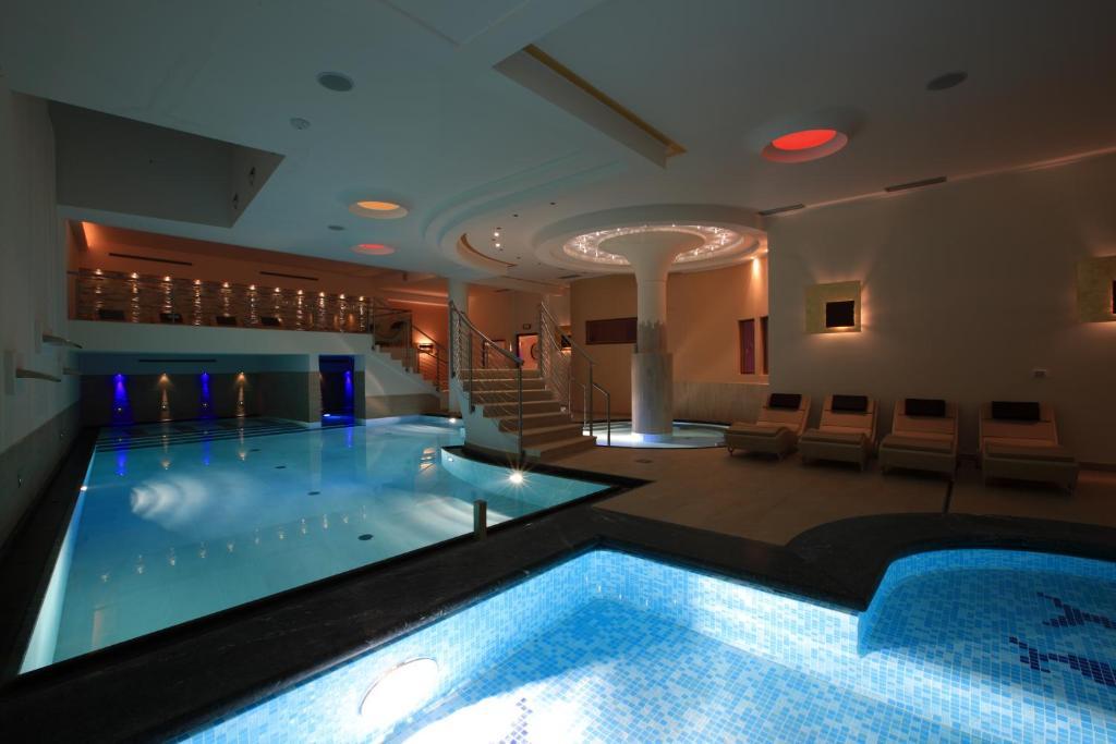 Dolce Avita Hotel Spa & Resort Andalo Exteriör bild