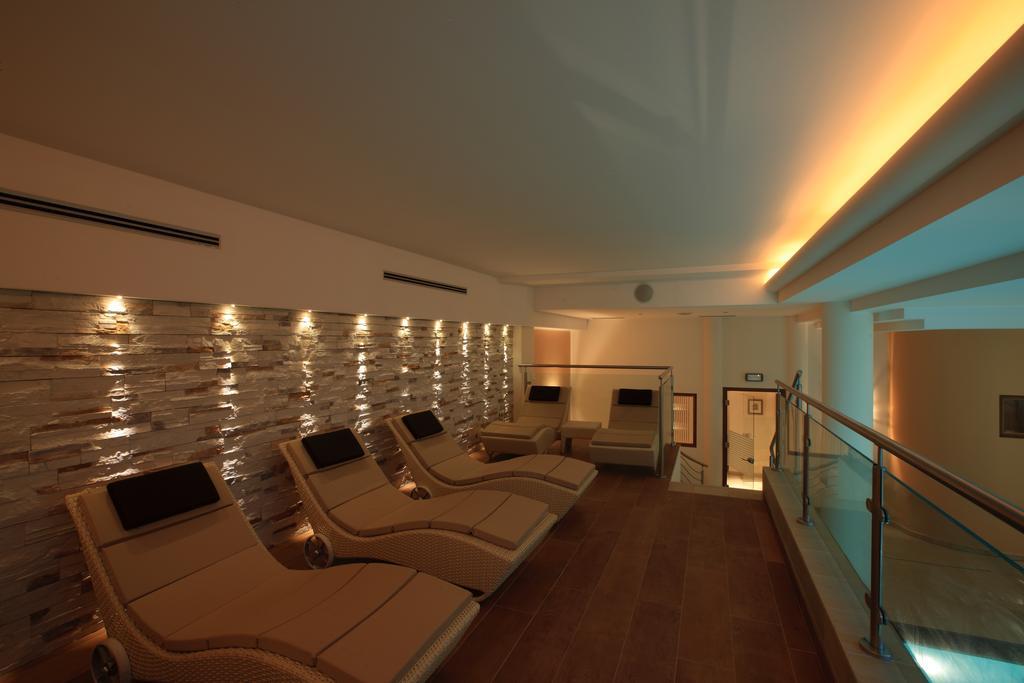 Dolce Avita Hotel Spa & Resort Andalo Exteriör bild