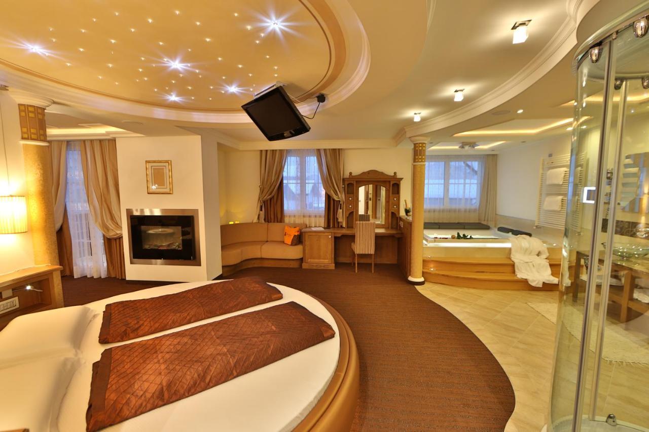 Dolce Avita Hotel Spa & Resort Andalo Exteriör bild